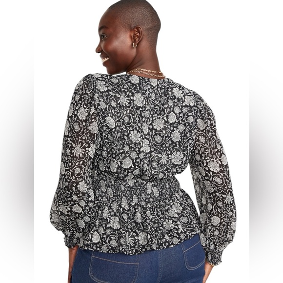 OLD NAVY Black Floral Boho Top Blouse V Neck Empire Waist 3X Witchy Whimsy - Picture 6 of 13